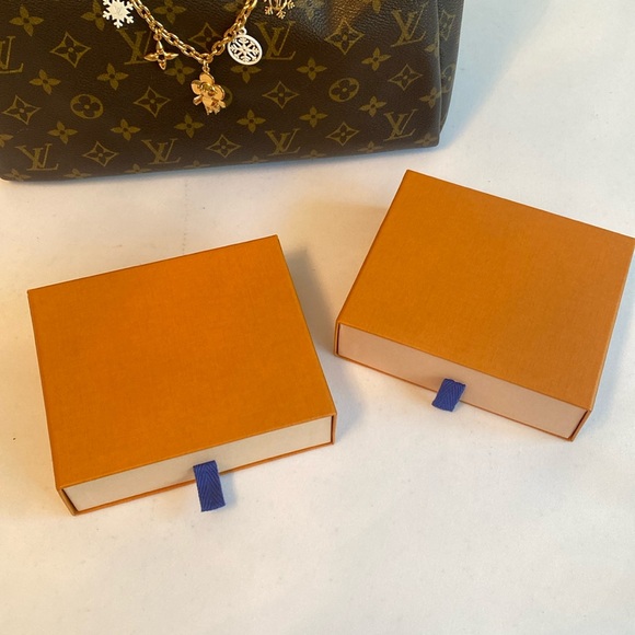 Louis Vuitton • Gift Box, Drawer Style ~ 5.75”W x 5”D x 1.5”H - Picture 5 of 12